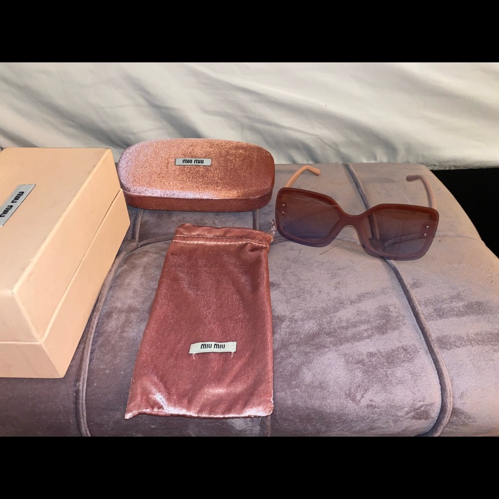 Authentic new miu miu pink sunglasses💕
